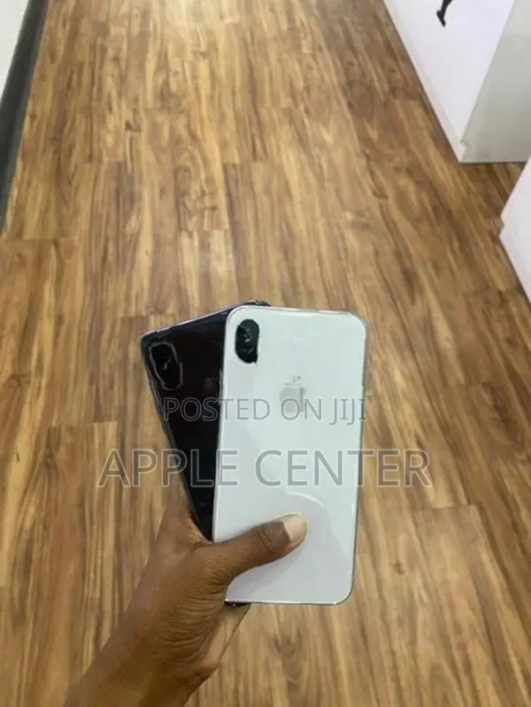 Apple iPhone XS (Used)