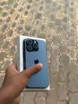Apple iPhone 15 Pro (Used)
