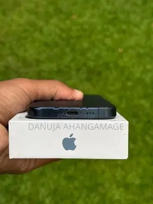 Apple iPhone 15 Pro (Used)