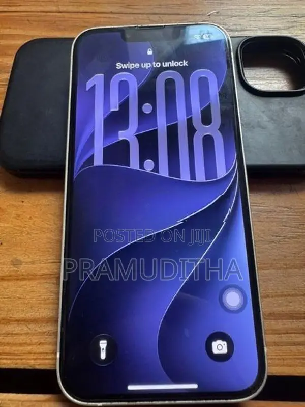 Apple iPhone 13 (Used)