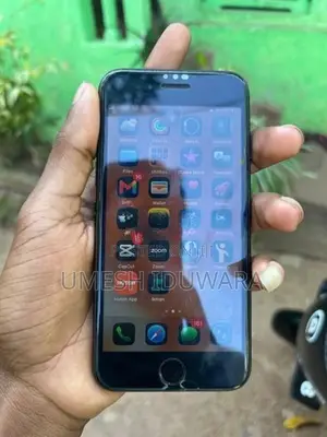 Apple iPhone SE 2 (Used)