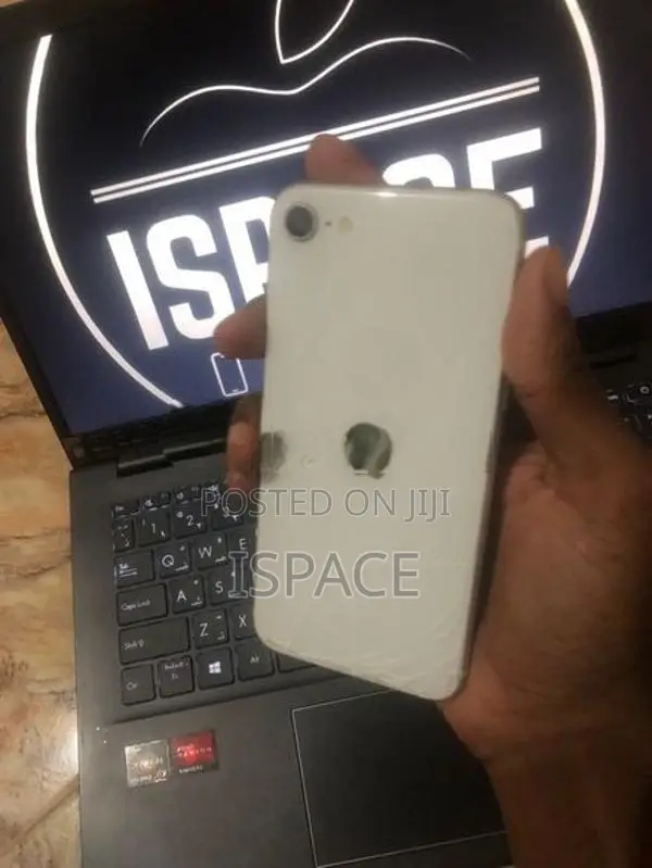 Apple iPhone SE 2 (Used)