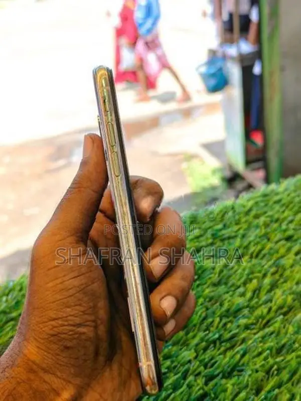 Apple iPhone X (Used)