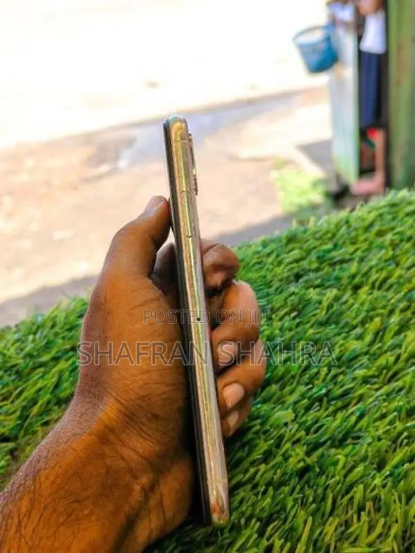 Apple iPhone X (Used)