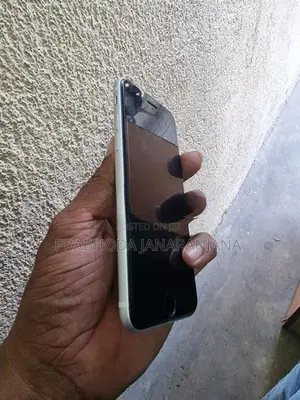 Apple iPhone SE 2 (Used)