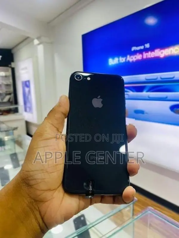 Apple iPhone 8 (Used)