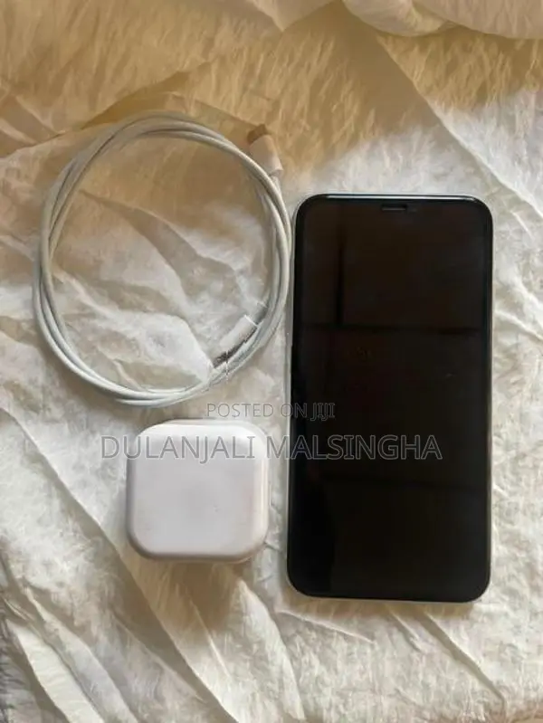 Apple iPhone XR (Used)