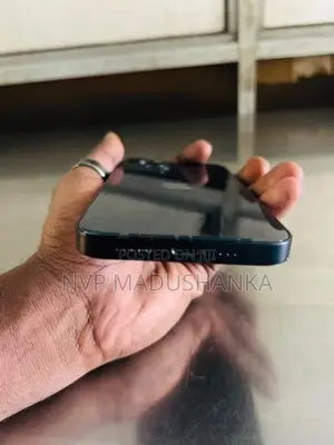 Apple iPhone 13 (Used)