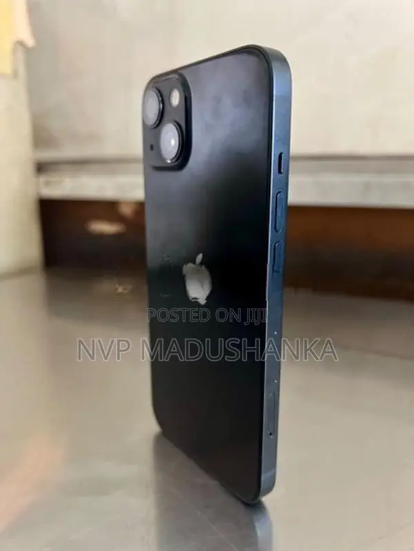 Apple iPhone 13 (Used)