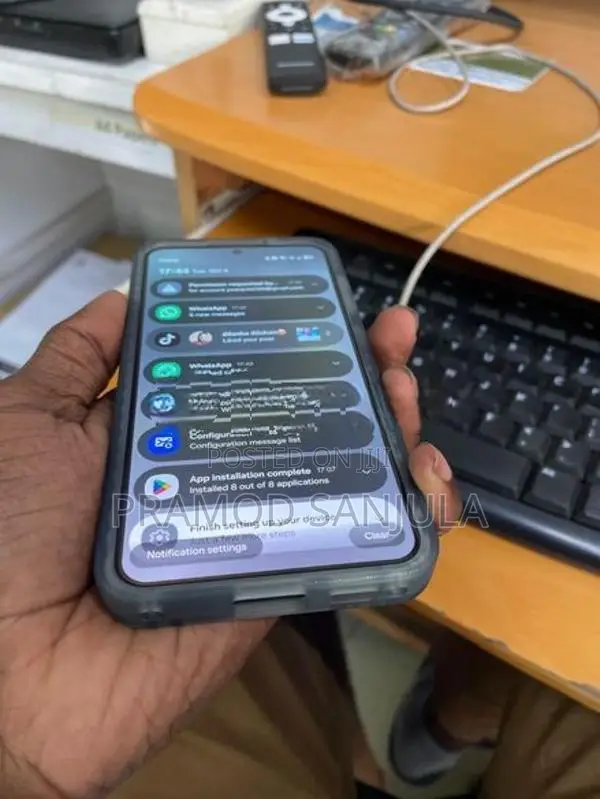 Samsung Galaxy S24 (Used)