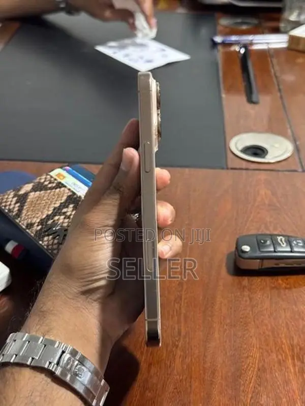 Apple iPhone 16 Pro Max (Used)