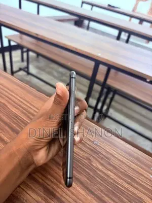 Apple iPhone 8 (Used)