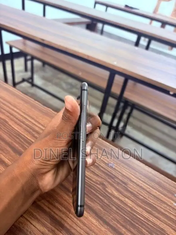 Apple iPhone 8 (Used)