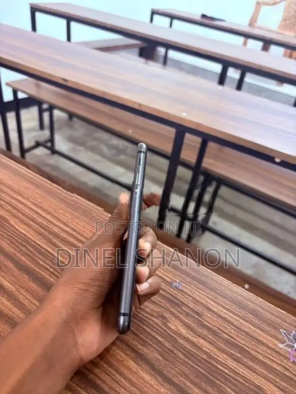 Apple iPhone 8 (Used)