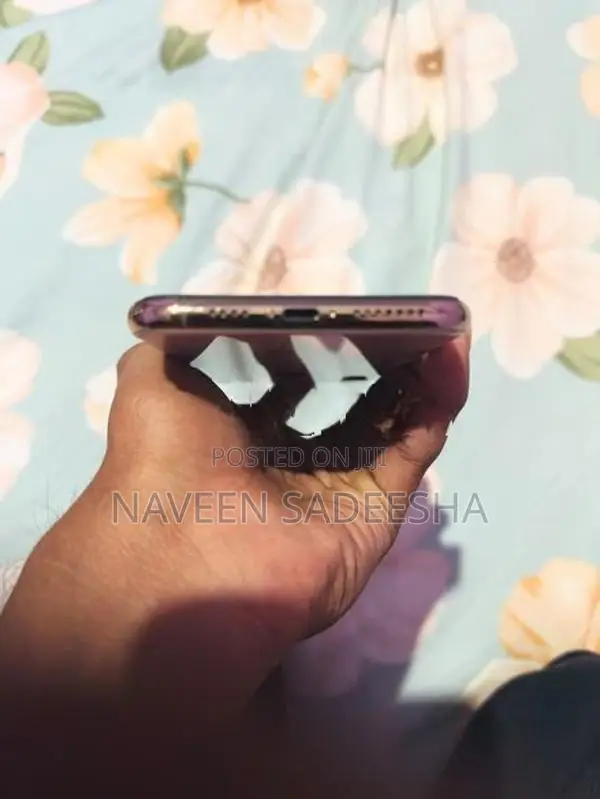 Apple iPhone XS Max (Used)