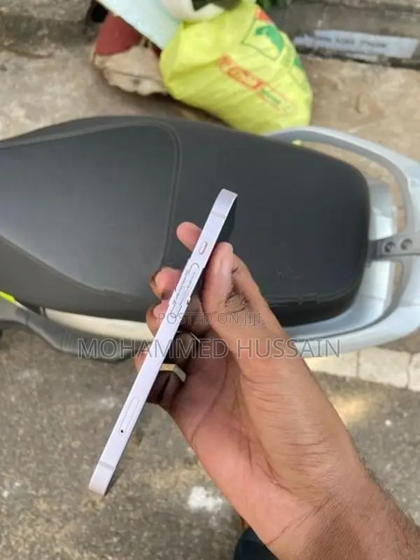 Apple iPhone 14 (Used)