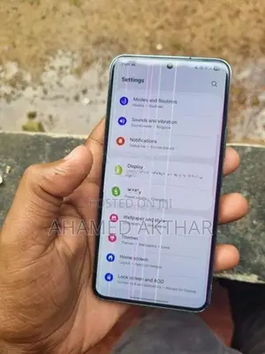 Samsung Galaxy S22 (Used)