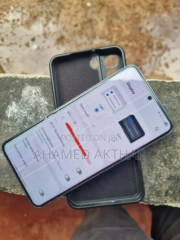 Samsung Galaxy S22 (Used)