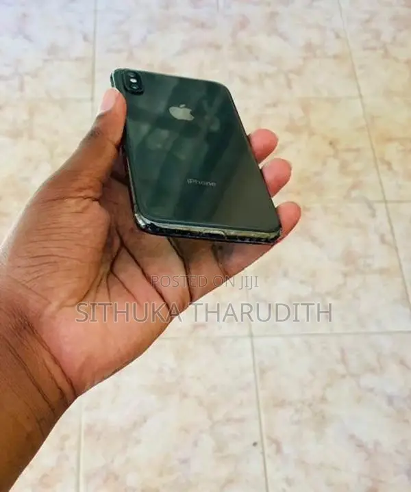 Apple iPhone X (Used)