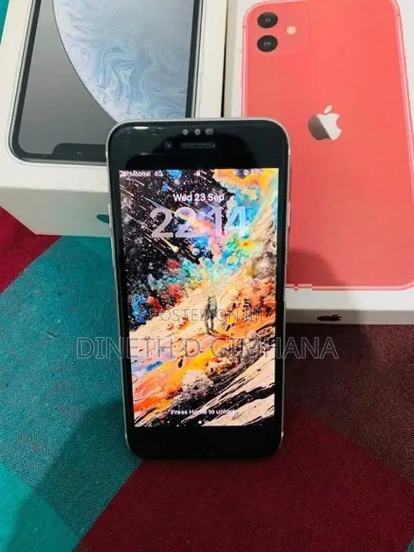 Apple iPhone SE 2 (Used)