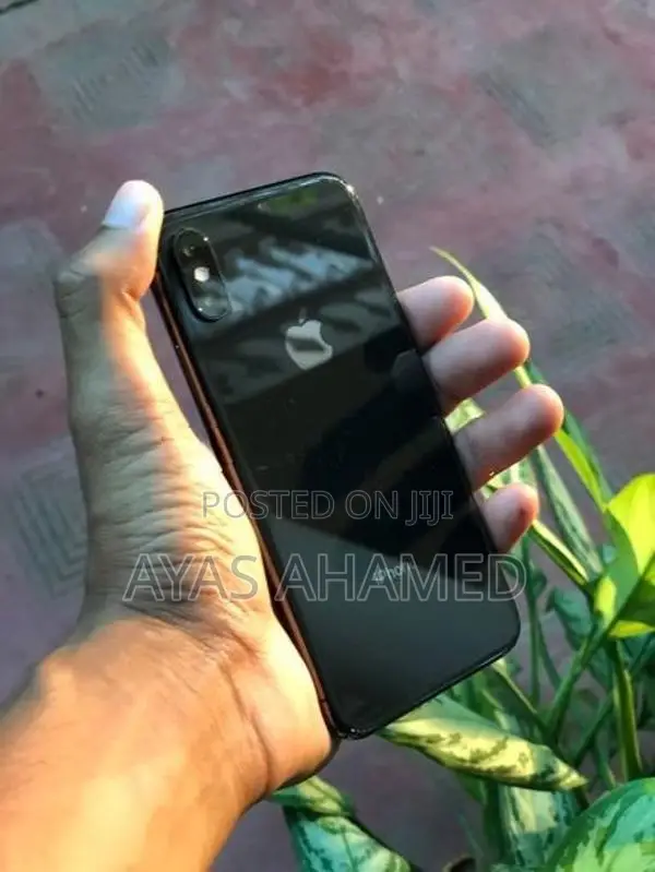 Apple iPhone XS (Used)