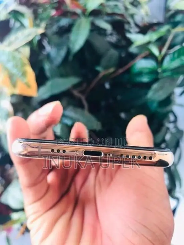 Apple iPhone XS (Used)