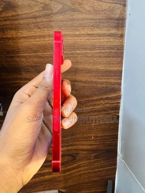 Apple iPhone 13 (Used)