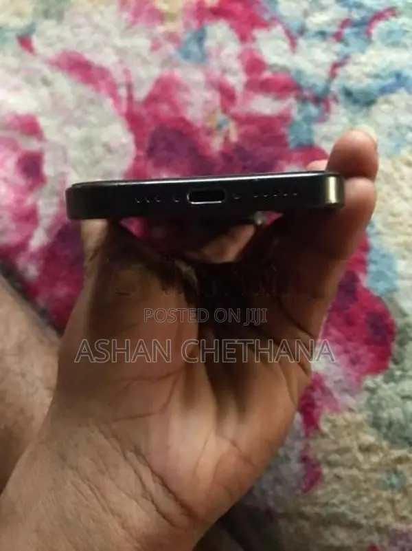 Apple iPhone 15 Pro Natural Titanium (Used)