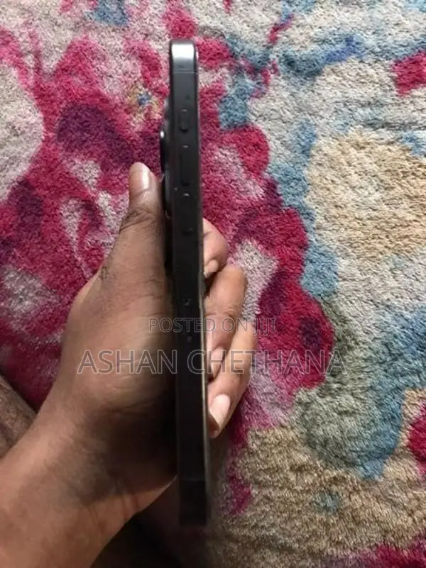 Apple iPhone 15 Pro Natural Titanium (Used)