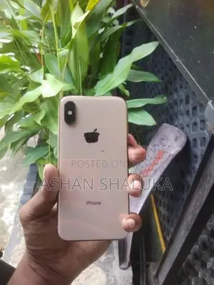 Apple iPhone XS (Used)