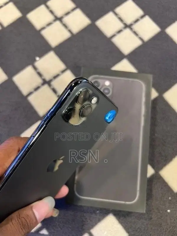 Apple iPhone 11 Pro 256GB (Used)