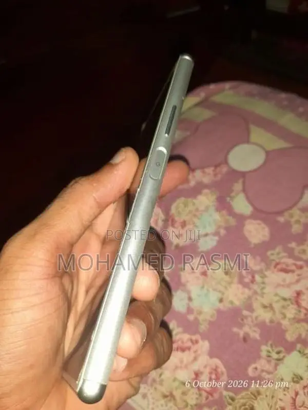 Sony Xperia 8 (Used)