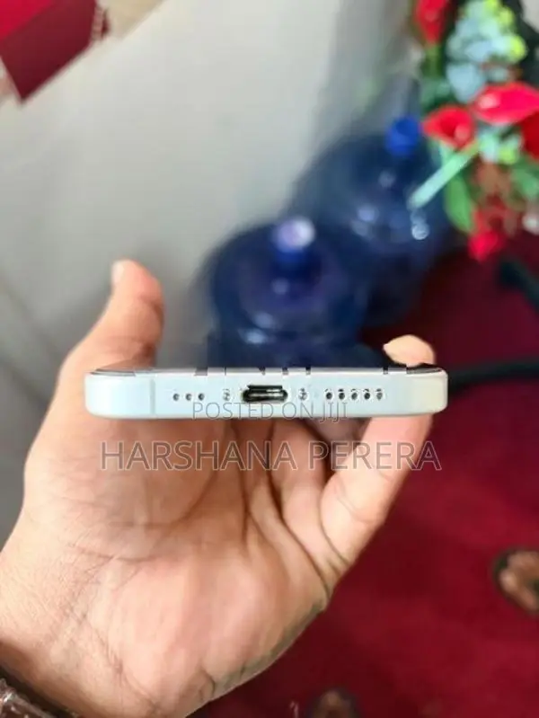 Apple iPhone 16 (Used)