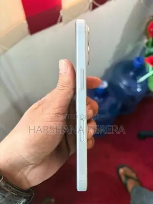 Apple iPhone 16 (Used)