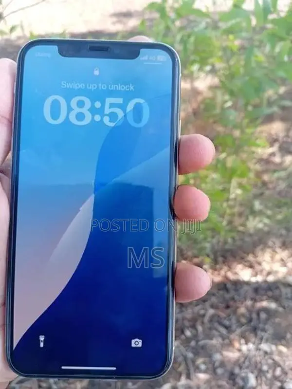 Apple iPhone XS (Used)