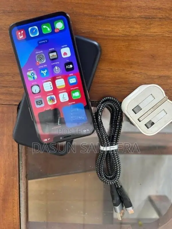 Apple iPhone XS (Used)
