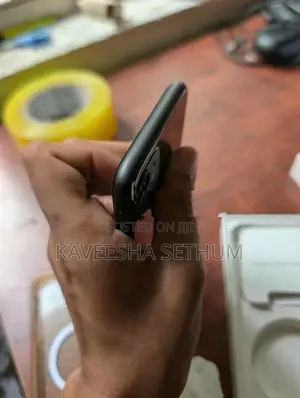 Apple iPhone 11 (Used)