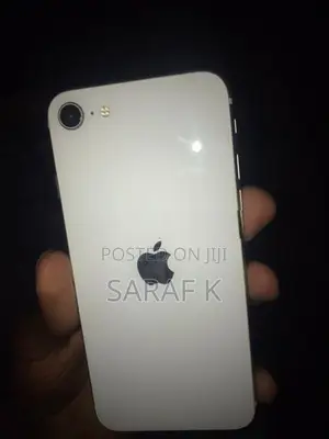 Apple iPhone SE 2 (Used)