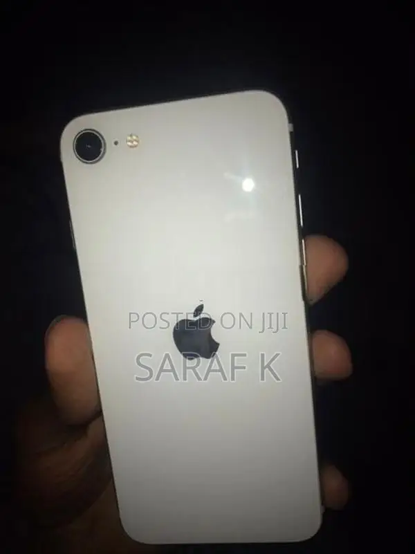 Apple iPhone SE 2 (Used)