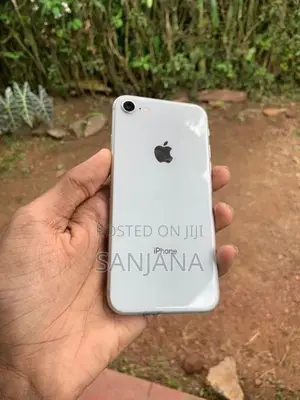 Apple iPhone 8 (Used)
