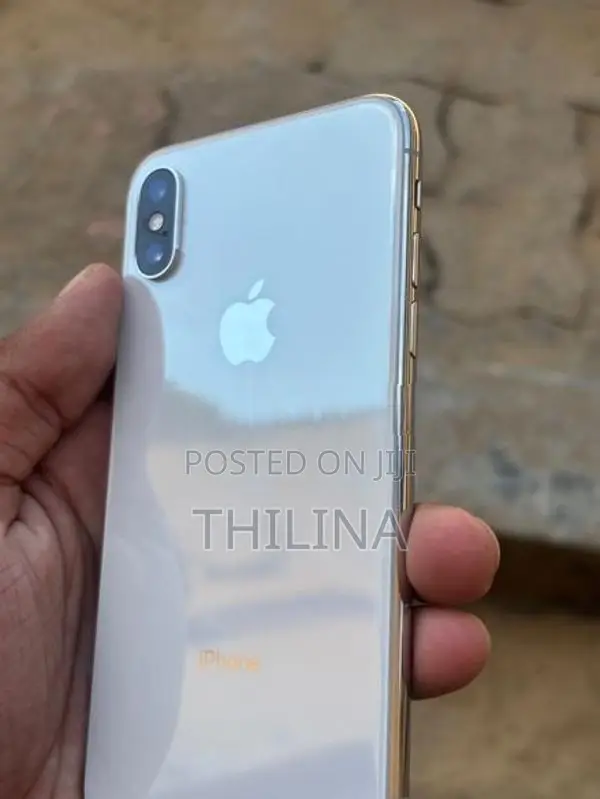 Apple iPhone XS (Used)