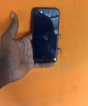 Apple iPhone SE 3 (Used)