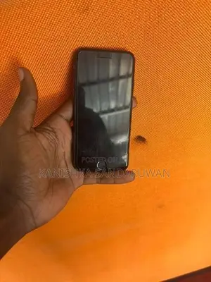Apple iPhone SE 3 (Used)