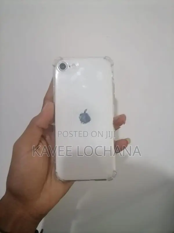 Apple iPhone SE 2 128GB (Used)