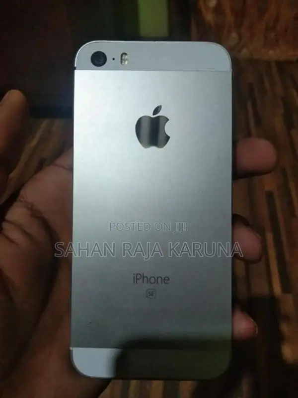 Apple iPhone SE (Used)