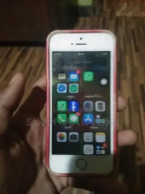 Apple iPhone SE (Used)