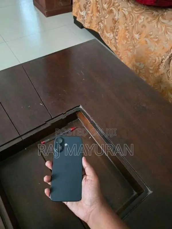 Apple iPhone 16 (Used)