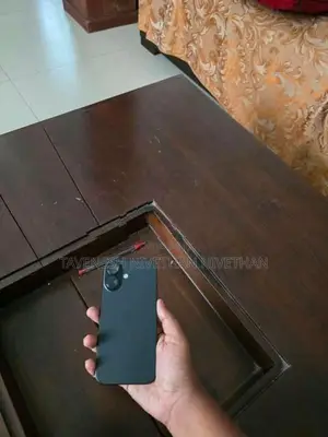 Apple iPhone 16 (Used)