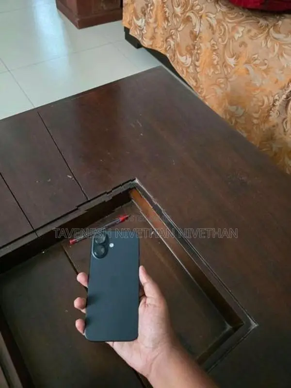 Apple iPhone 16 (Used)