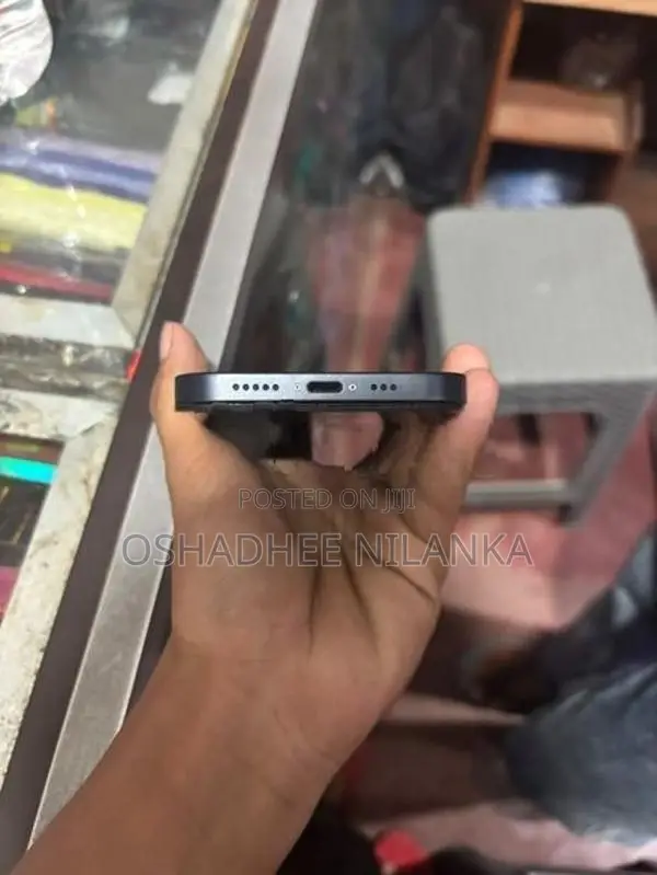 Apple iPhone 12 (Used)